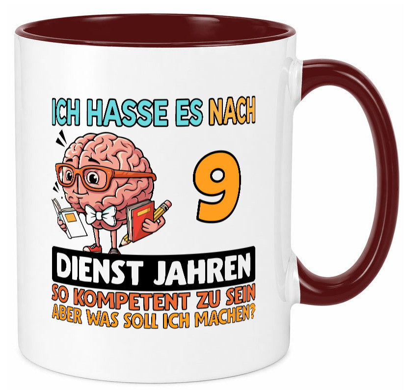 9 Dienstjahre | Arbeit Kompetent Humor Kollegen Büro Geschenkidee Tasse