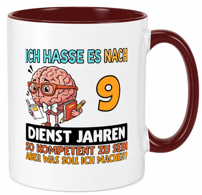 9 Dienstjahre | Arbeit Kompetent Humor Kollegen Büro Geschenkidee Tasse