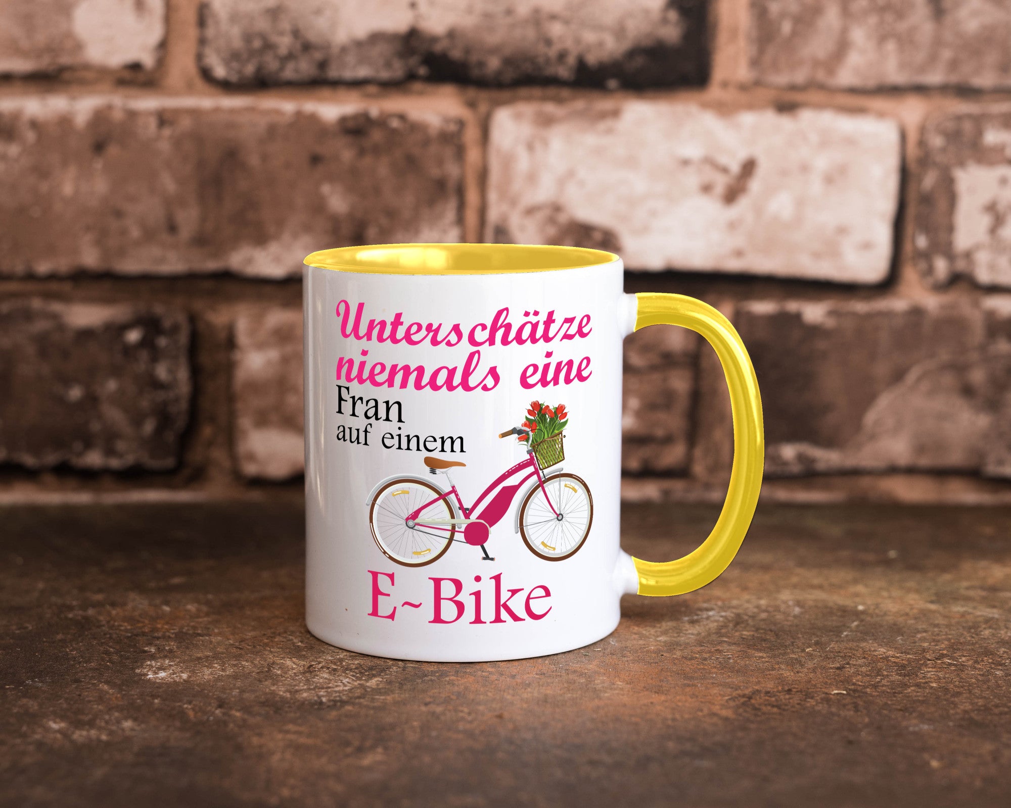 Unterschätze niemals eine Frau | E-Bike Sport Rad fahren lustig Humor