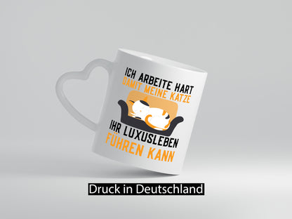 Ich arbeite hart | Luxusleben Humor Katzenliebhaber Geschenkidee Arbeit