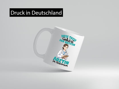 Im Universum: Ärztin | Medizin Doktorin Fachärztin Humor Geschenkidee Tasse