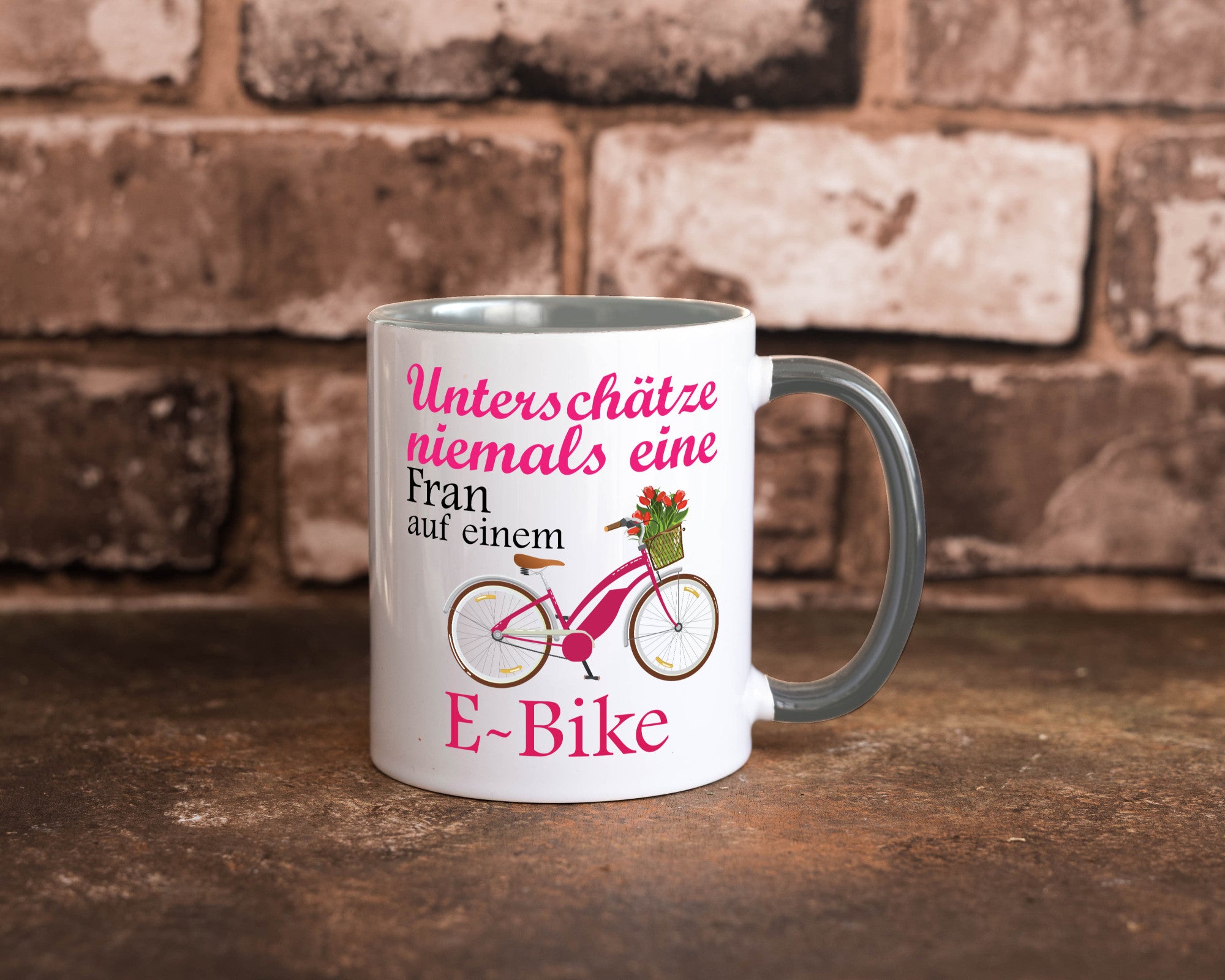 Unterschätze niemals eine Frau | E-Bike Sport Rad fahren lustig Humor