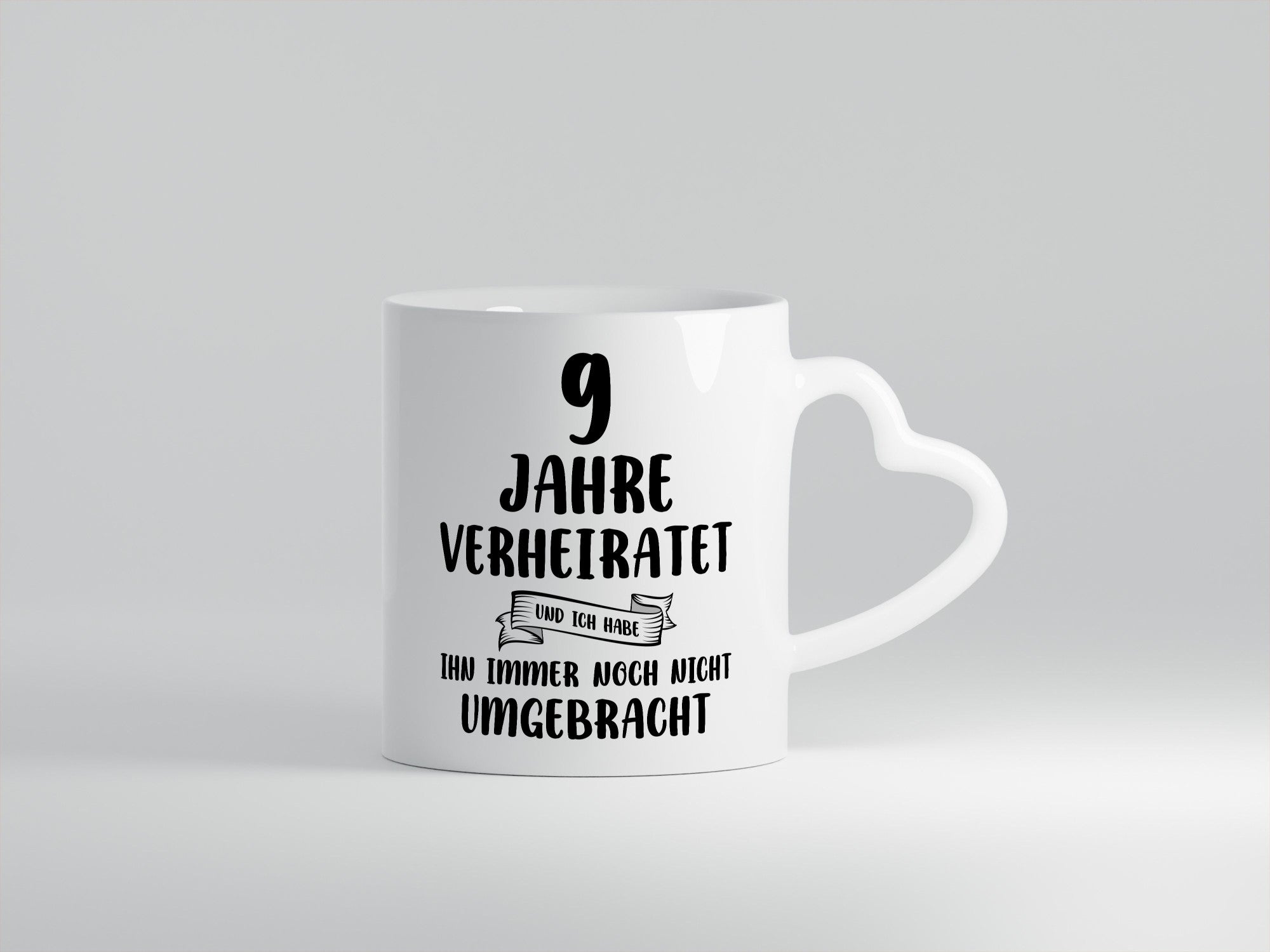 9 Jahre Verheiratet, immer noch am Leben! Geschenkidee Humor Tasse