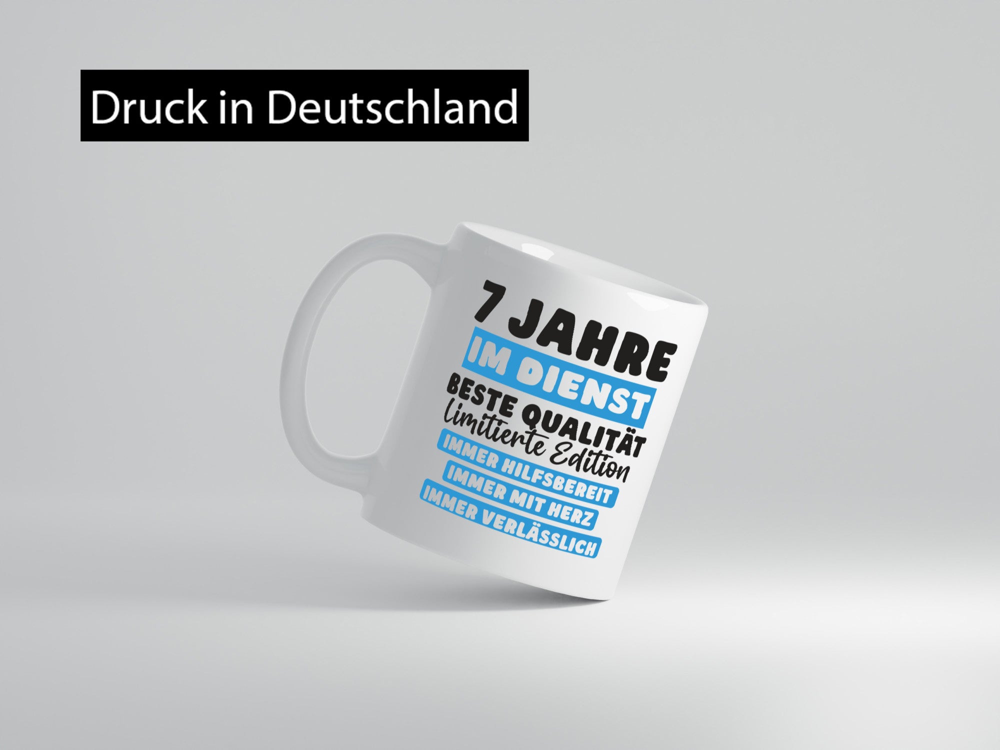 7 Jahre im Dienst | Jubiläum Arbeit v6 lustig Kollegen Büro Geschenk Tasse