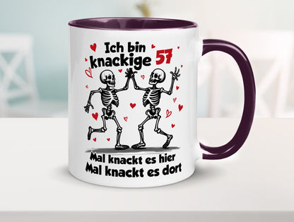57. Geburtstag | Knackige 57 Ich bin alt lustig Geschenkidee Geschenk Tasse