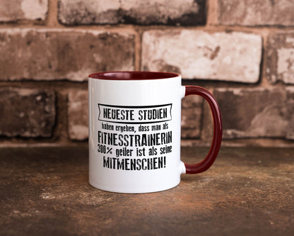 Neuste Studien: Fitnesstrainerin | Trainerin Sport lustig Humor Geschenkidee Tasse