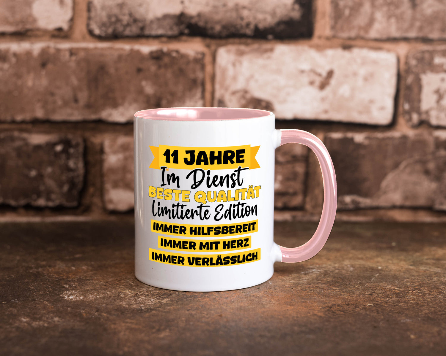 11 Jahre im Dienst | Jubiläum Arbeit v8 Humor Kollegen Büro Geschenkidee Tasse