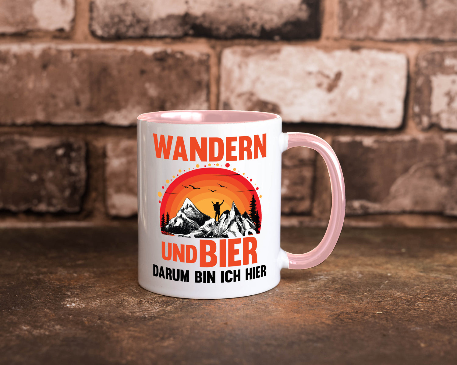 Wandern und Bier darum bin ich hier | lustiger Spruch Geschenk Humor