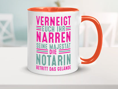 Verneigt euch: Notarin | Juristin lustig Humor Geschenkidee Geschenk Tasse