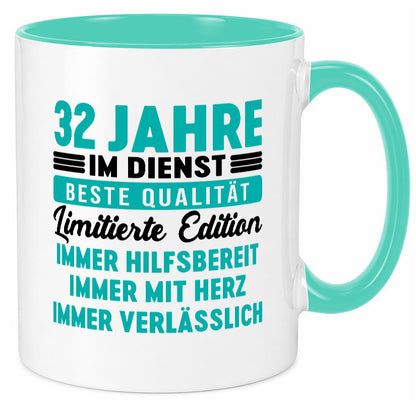 32 Jahre im Dienst | Jubiläum Arbeit v5 Geschenkidee Kollegen Büro Humor Tasse