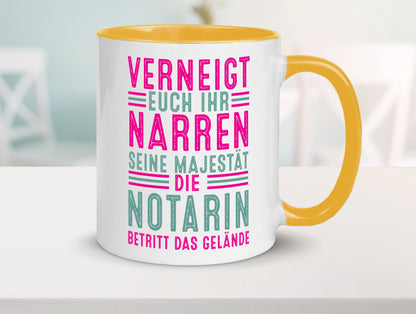 Verneigt euch: Notarin | Juristin lustig Humor Geschenkidee Geschenk Tasse
