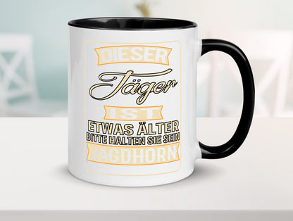 Dieser Jäger ist etwas Älter halten sie sein Jagthorn lustiger Spruch Geschenk