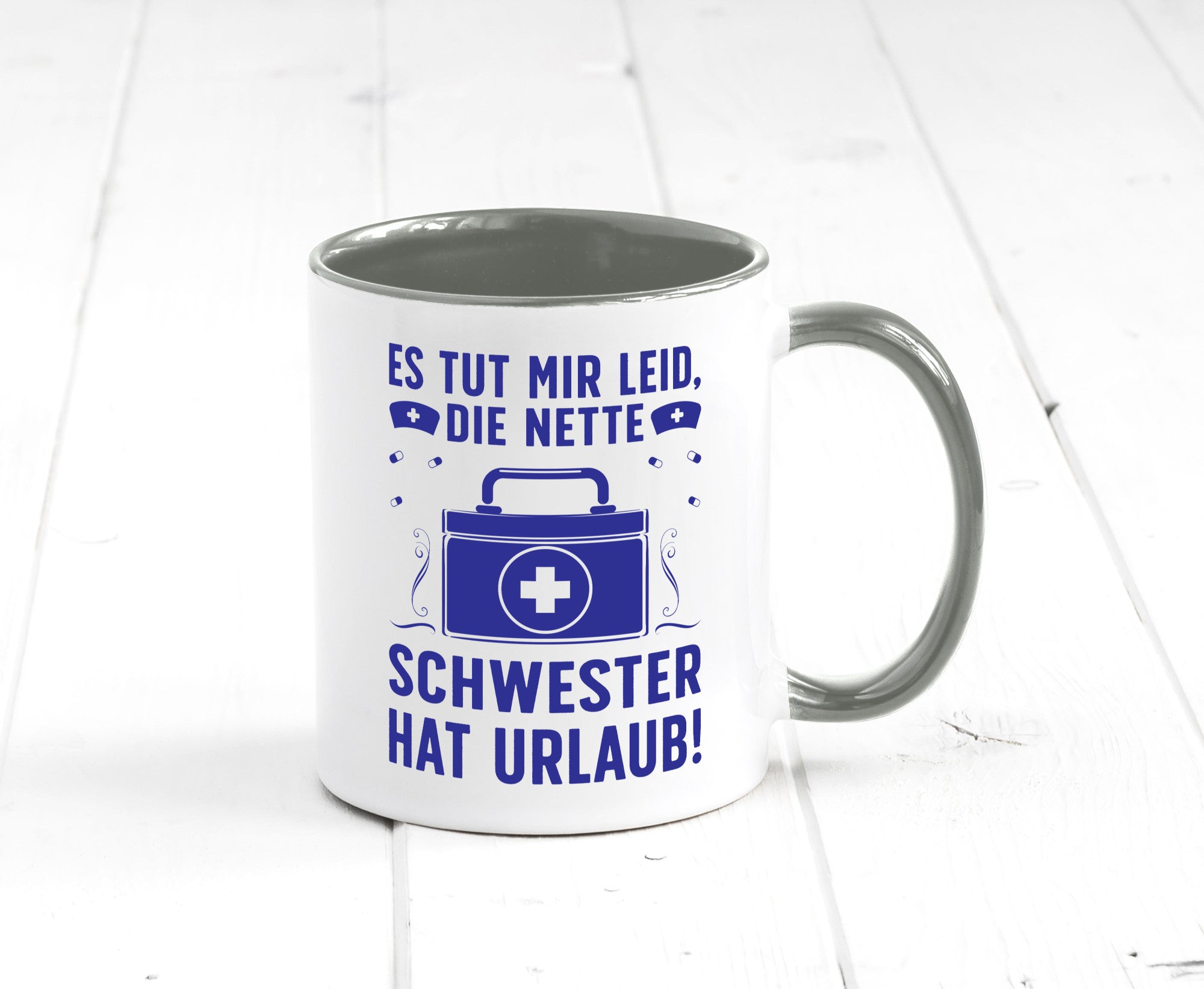 Nette Schwester hat Urlaub | Arztkoffer Tabletten lustiger Spruch Geschenk