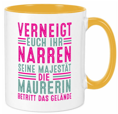 Verneigt euch: Maurerin Humor Geschenkidee Tasse