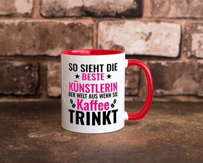 Kaffee trinkt: Künstlerin | Kunst Geschenk Humor Geschenkidee lustiger Spruch