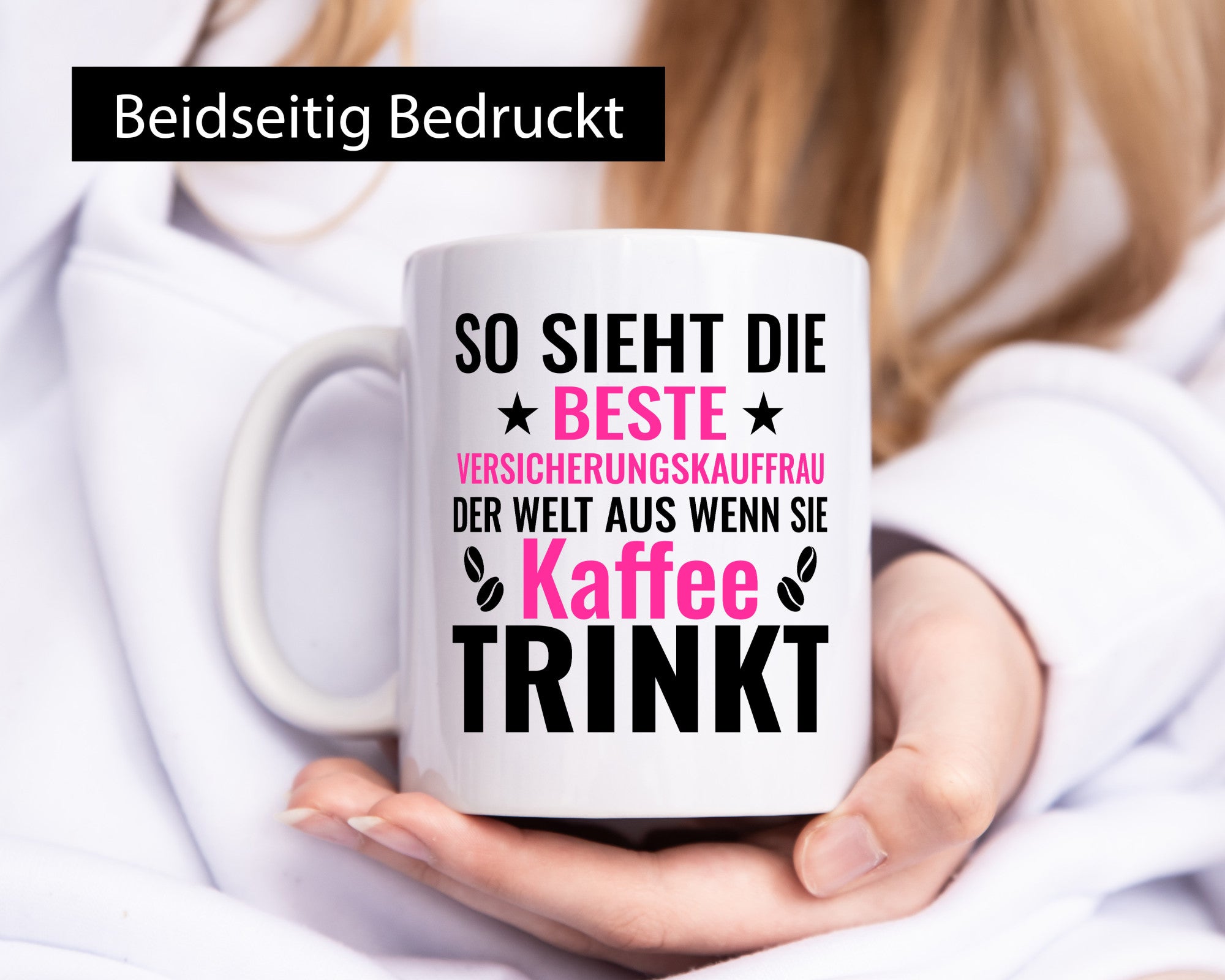 Kaffee trinkt: Versicherungskauffrau | Kauffrau Geschenk Humor Geschenkidee