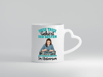 Im Universum: Elektromechanikerin | Mechanikerin lustig Humor Geschenkidee