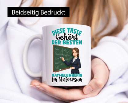 Im Universum: Mathelehrerin | Lehrer Mathe lustiger Spruch Geschenk Humor