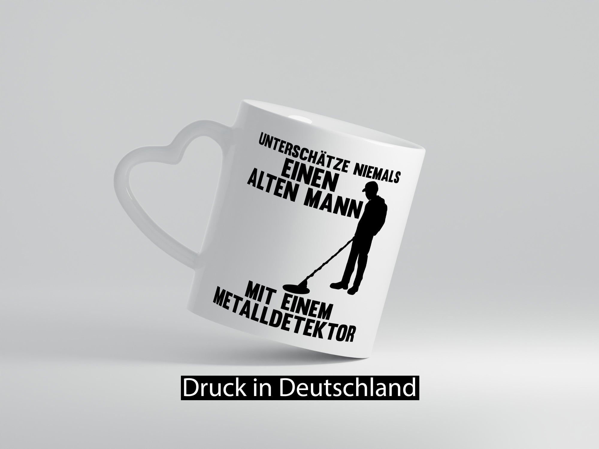Unterschätze keinen Mann mit Metalldetektor | Geschenkidee Humor Tasse
