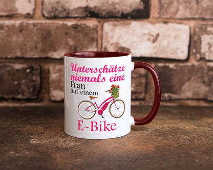 Unterschätze niemals eine Frau | E-Bike Sport Rad fahren lustig Humor