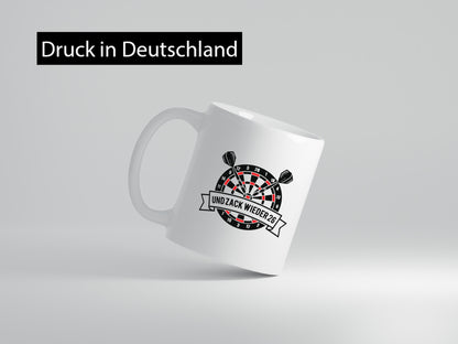 Und zack wieder 26 | Dart lustig Humor Geschenkidee Geschenk Tasse