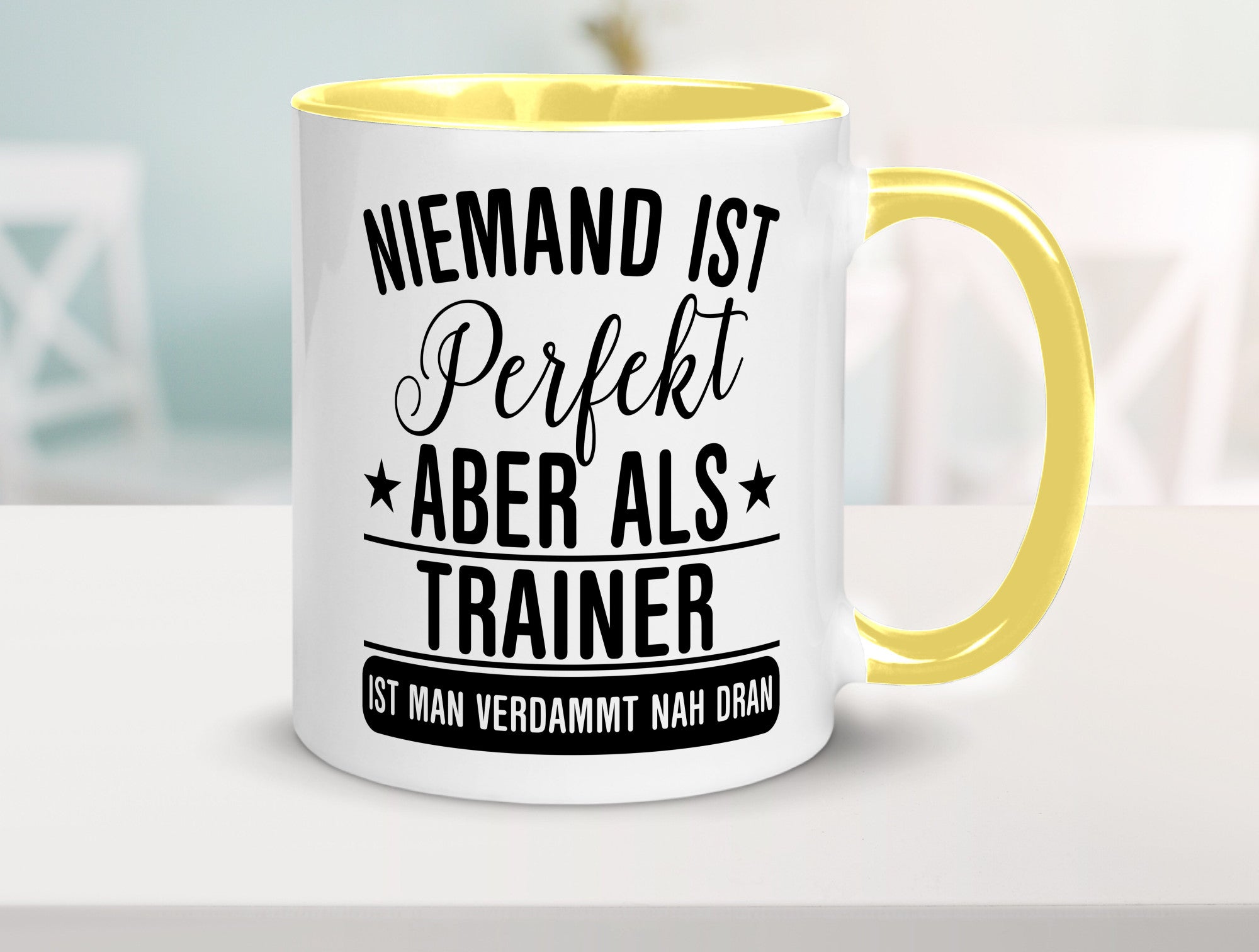 Verdammt nah dran: Trainer | Verein Sport Humor Geschenkidee Tasse