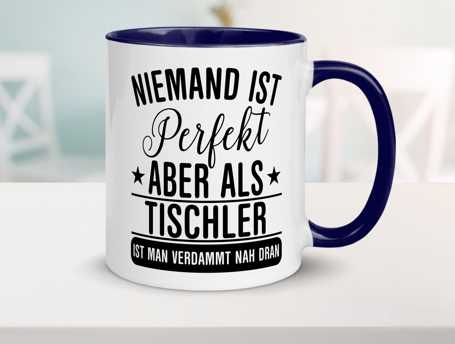 Verdammt nah dran: Tischler | Handwerk Beruf Tischlerei lustig Arbeit Kollegen