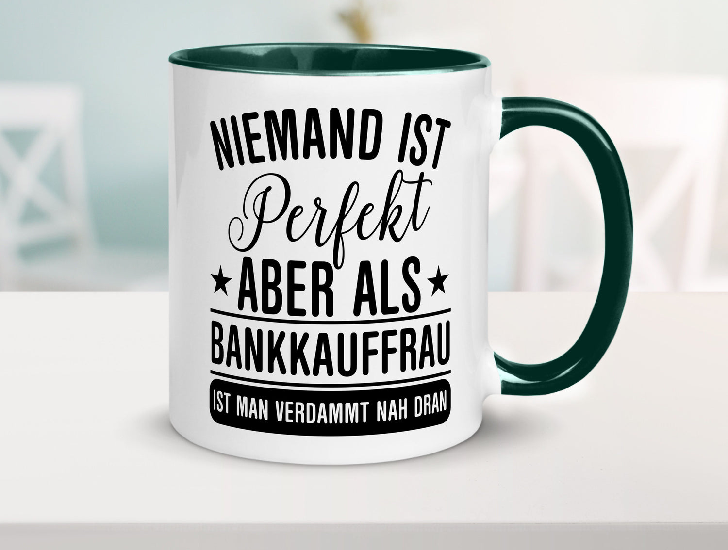 Verdammt nah dran: Bankkauffrau | Kauffrau Bank Kaufleute Geschenkidee Humor