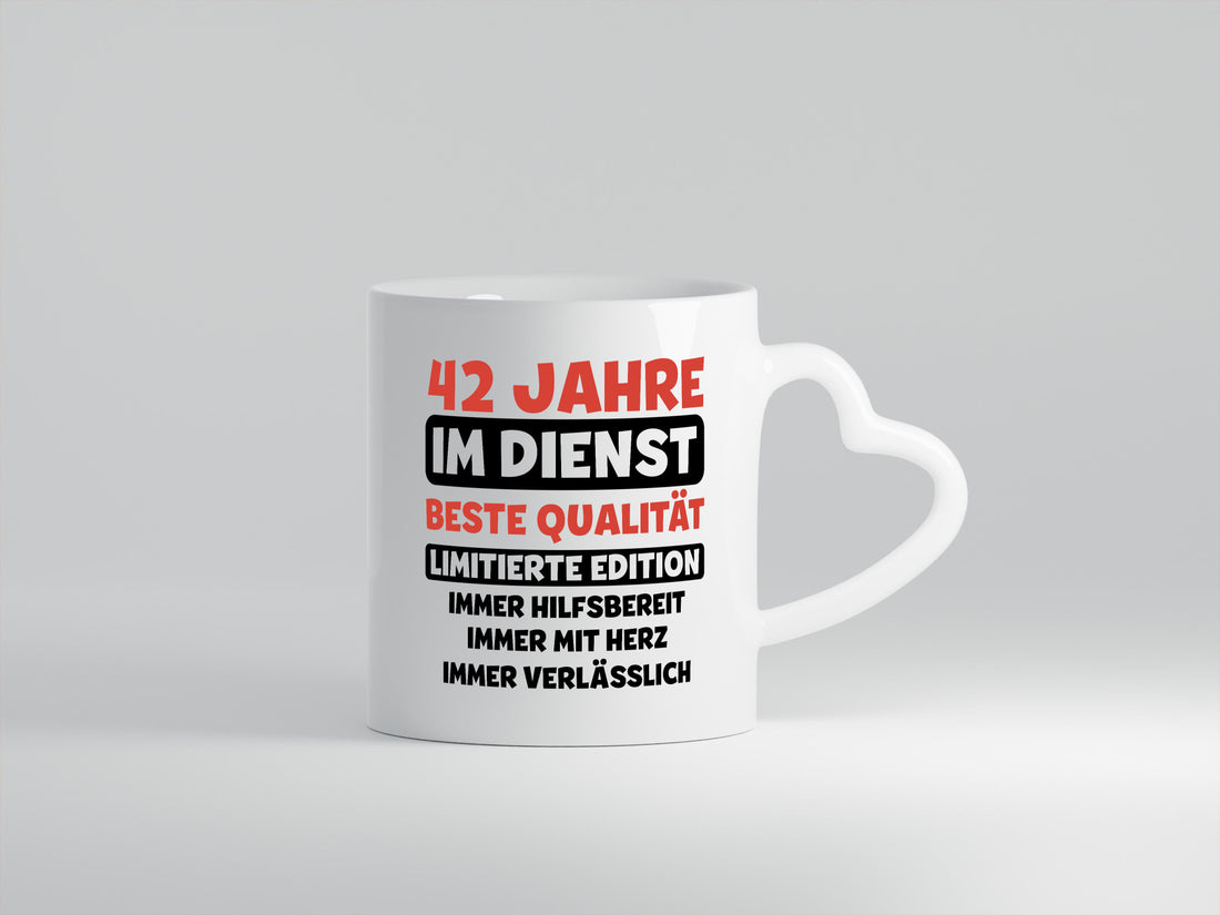 42 Jahre im Dienst | Jubiläum Arbeit v3 lustig Kollegen Büro Geschenk Tasse