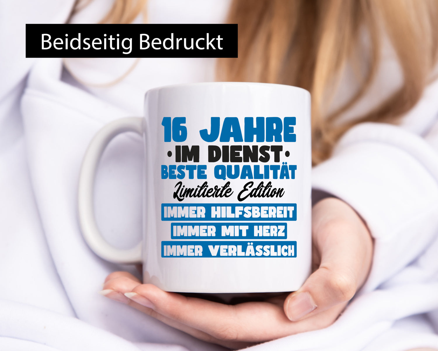 16 Jahre im Dienst | Jubiläum Arbeit v7 lustig Kollegen Büro Geschenk Tasse