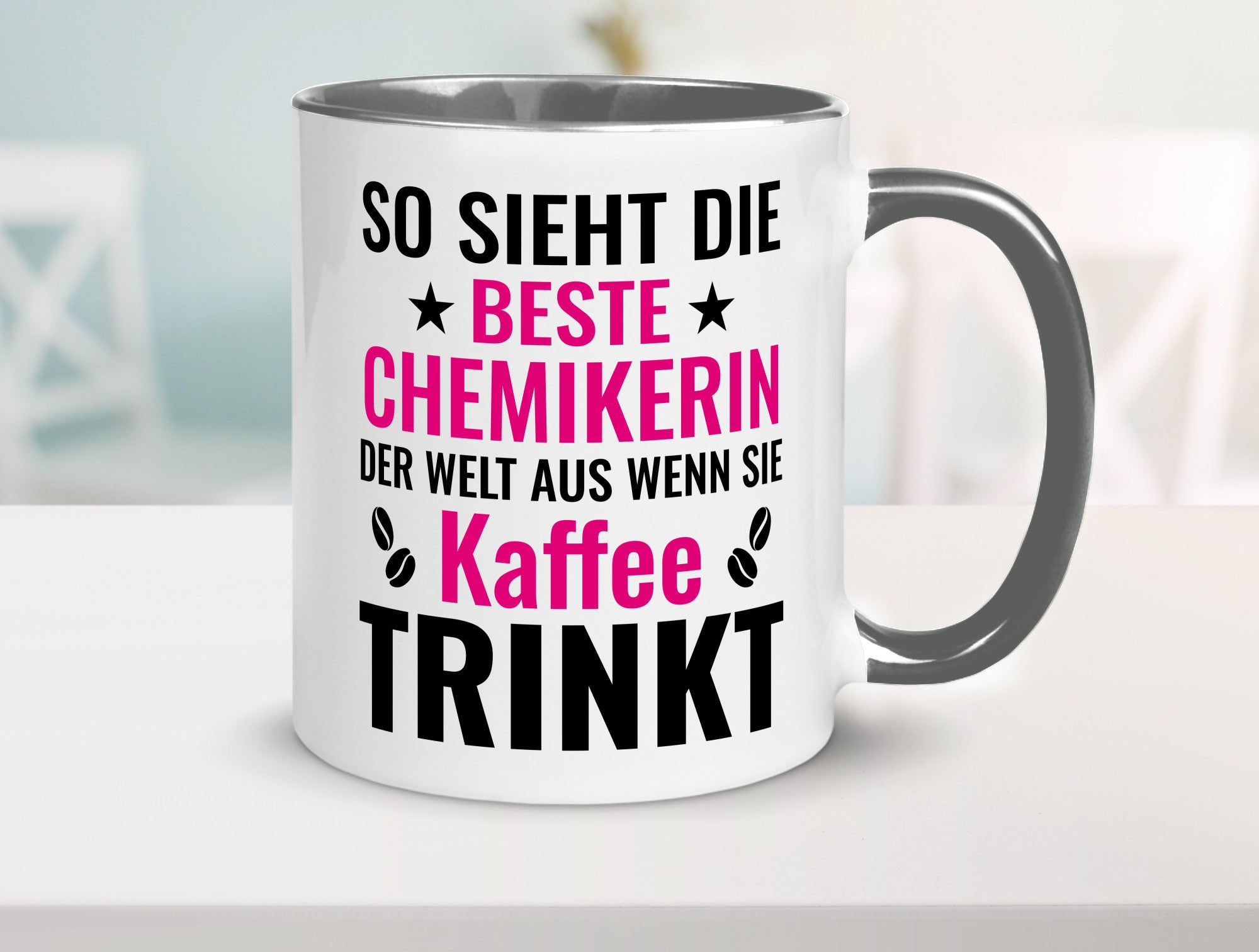 Kaffee trinkt: Chemikerin | Chemie Labor Geschenkidee Humor Tasse