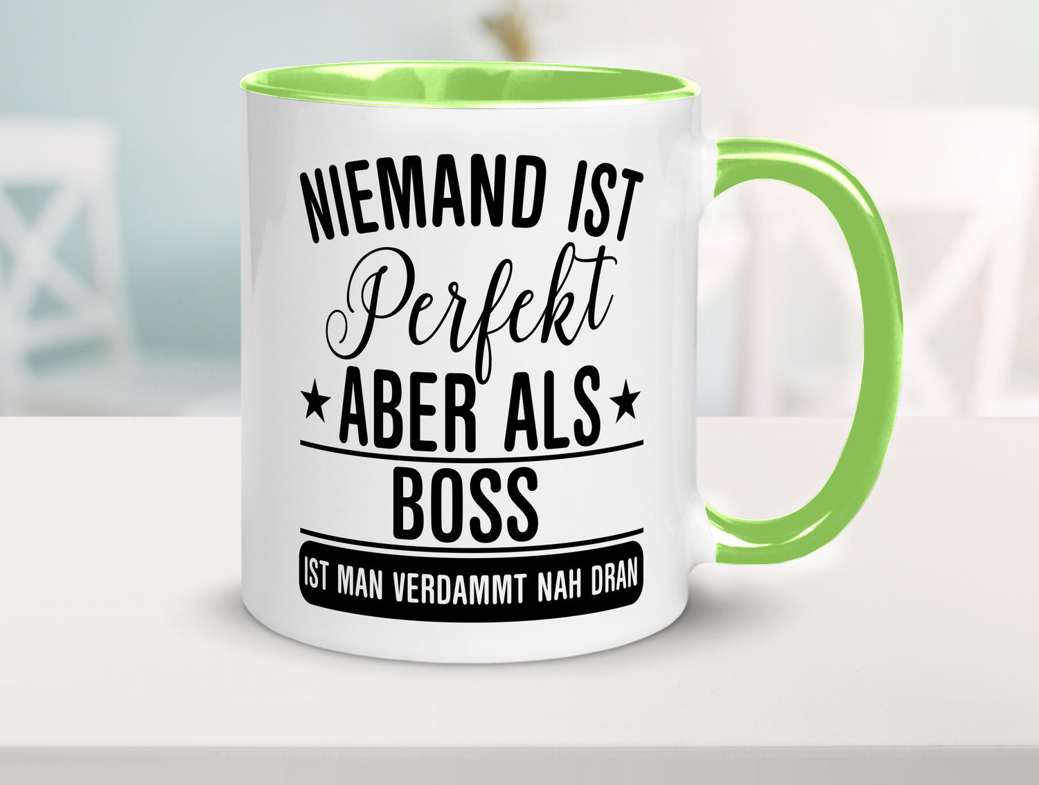 Verdammt nah dran: Boss | Führungskraft Vorgesetzter Humor Geschenkidee Tasse