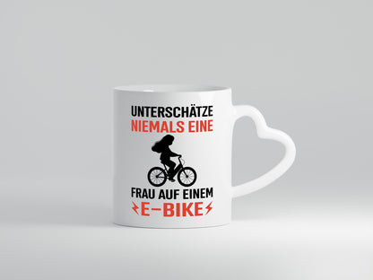 Alte Frau auf dem E-Bike | Fahradfahren Geschenk Humor Geschenkidee lustiger