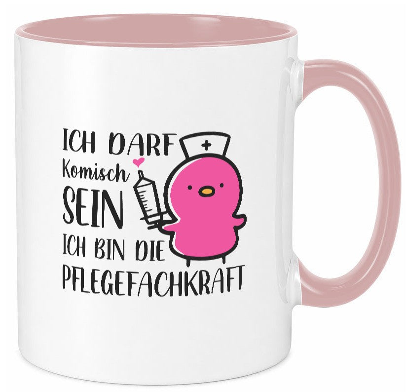 Darf komisch sein, bin Pflegekraft | Küken Spritze lustiger Spruch Geschenk Tasse