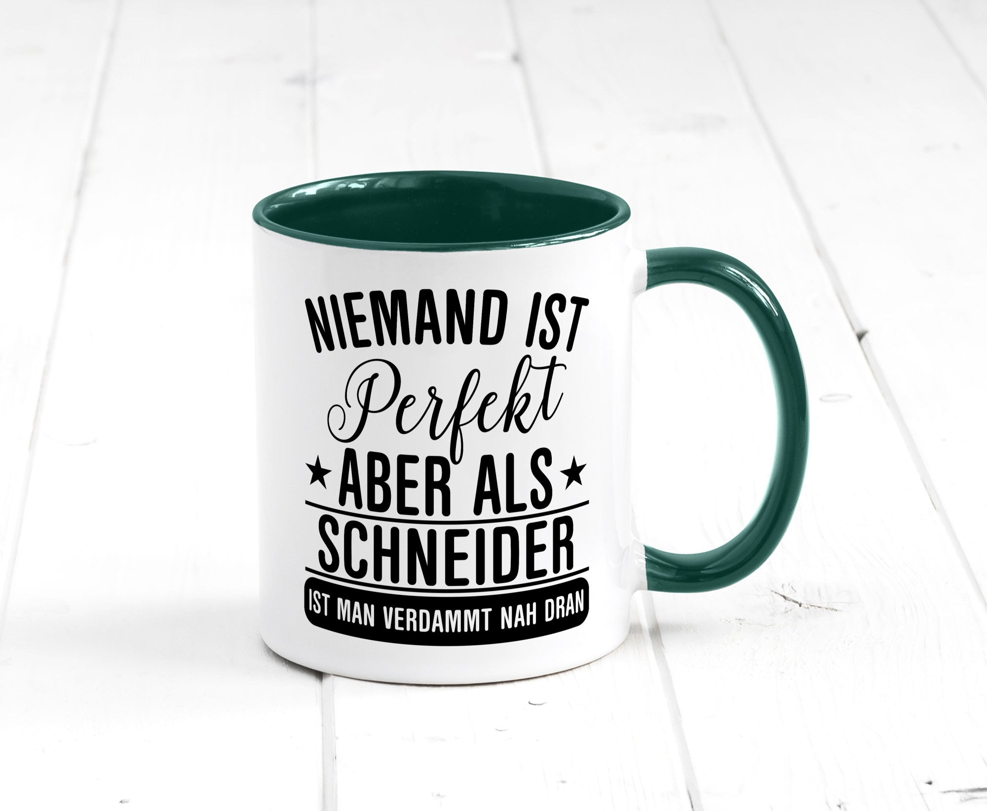 Verdammt nah dran: Schneider | Beruf Schneiderei Geschenkidee Arbeit Kollegen