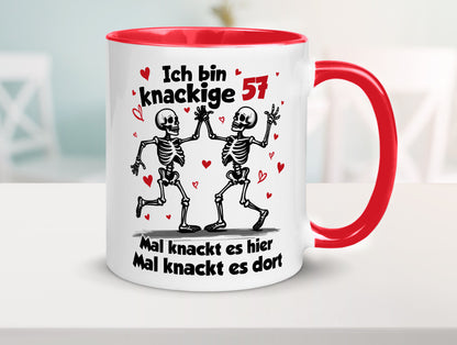 57. Geburtstag | Knackige 57 Ich bin alt lustig Geschenkidee Geschenk Tasse