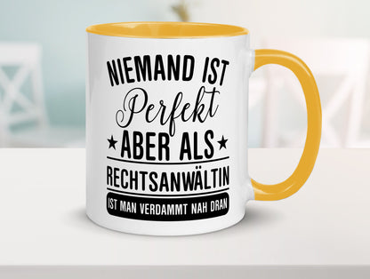 Verdammt nah dran: Rechtsanwältin | Jurstin Anwältin lustiger Spruch Geschenk