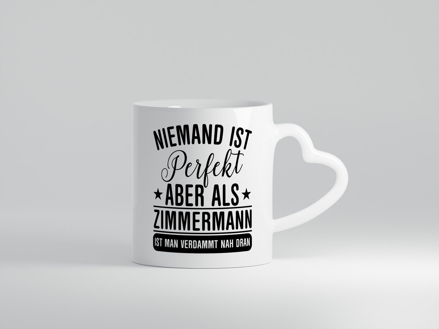 Verdammt nah dran: Zimmermann | Handwerker Holzbau lustig Humor Geschenkidee