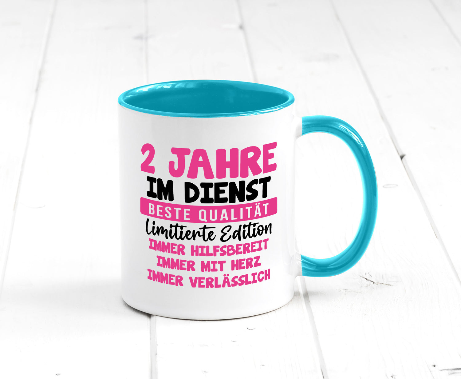 2 Jahre im Dienst | Jubiläum Arbeit v10 lustig Kollegen Büro Geschenk Tasse
