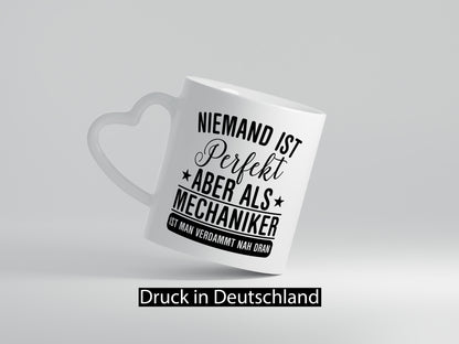 Verdammt nah dran: Mechaniker | KFZ Werkstatt lustig Humor Geschenkidee