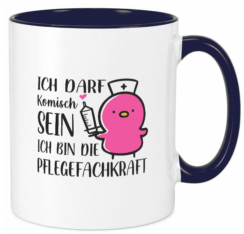 Darf komisch sein, bin Pflegekraft | Küken Spritze lustiger Spruch Geschenk Tasse