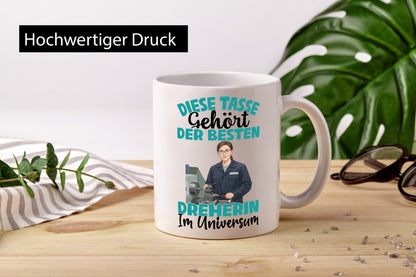 Im Universum: Dreherin | Fräser Dreher Humor Geschenkidee Tasse