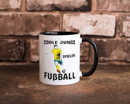 Coole Jungs spielen Fußball | Fußballer Tasse Junge lustiger Spruch Geschenk
