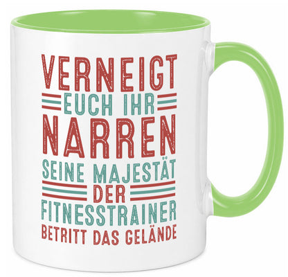 Verneigt euch: Fitnesstrainer | Personal Trainer v2 lustig Humor Geschenkidee Tasse