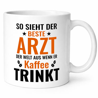 Kaffee trinkt: Arzt | Medizin Doktor Facharzt Geschenk Humor Geschenkidee
