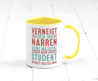 Verneigt euch: Student | Universität Uni Studium Geschenkidee Humor Tasse