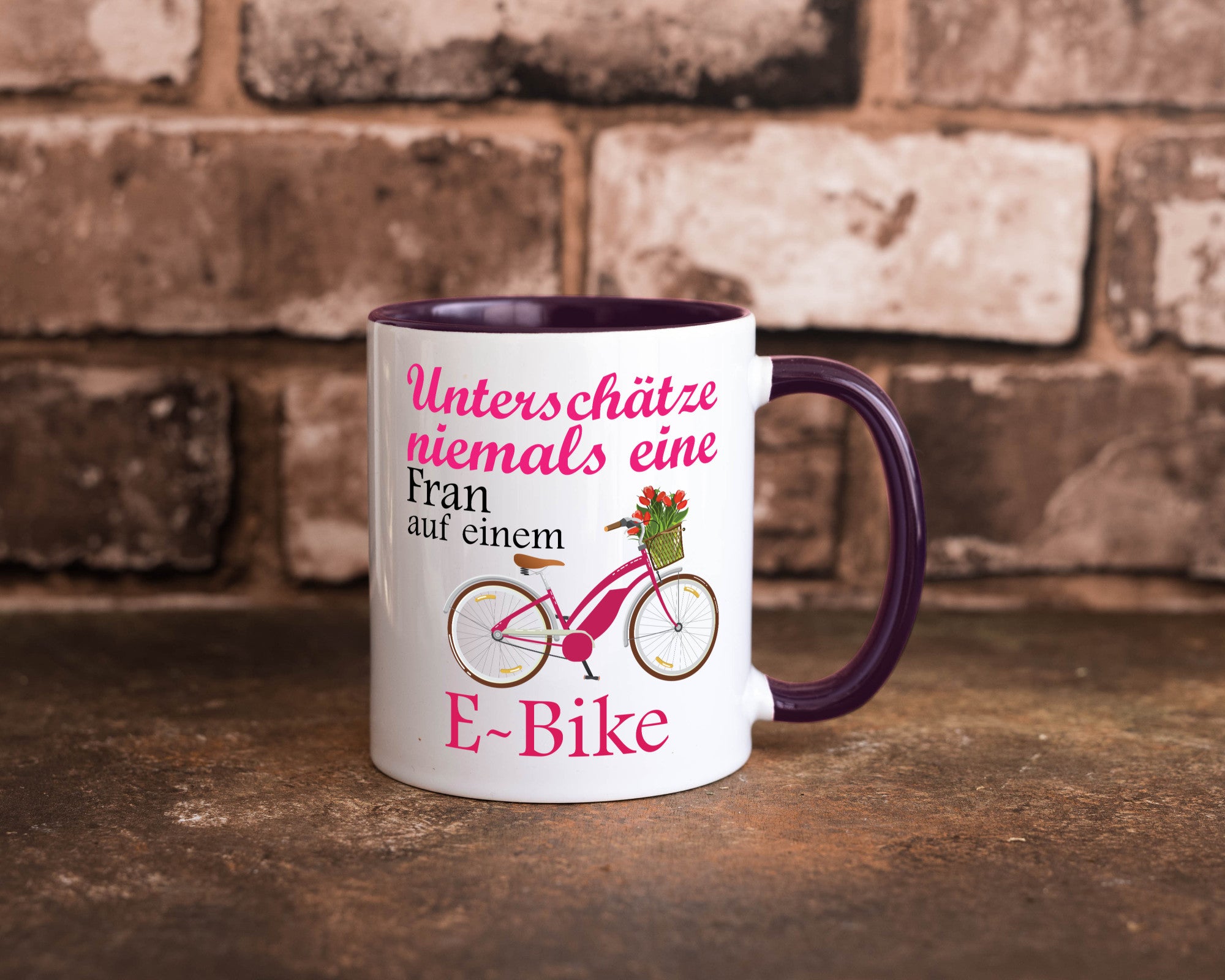 Unterschätze niemals eine Frau | E-Bike Sport Rad fahren lustig Humor