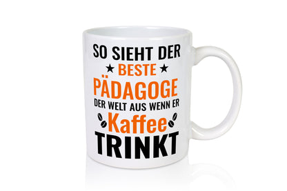 Kaffee trinkt: Pädagoge | Pädagogik Geschenk Humor Geschenkidee lustiger Spruch