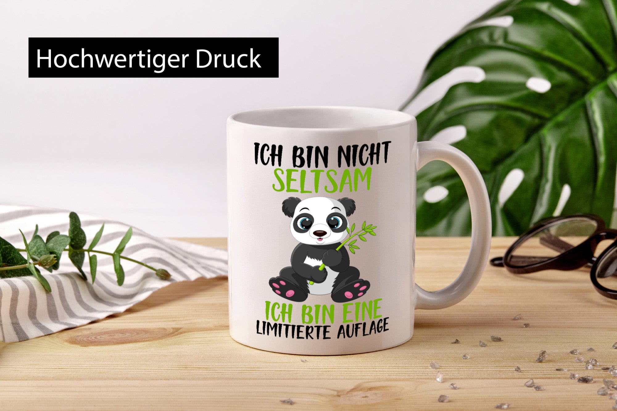 Ich bin nicht seltsam | süßer Pandabär lustiger Spruch Humor Geschenkidee Tasse