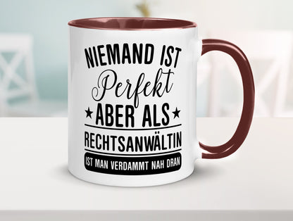 Verdammt nah dran: Rechtsanwältin | Jurstin Anwältin lustiger Spruch Geschenk